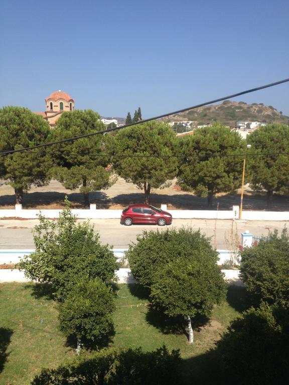 Manos Pension Faliraki Chambre photo